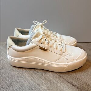 Dr. Scholl’s Time Off Sneakers size 8.5